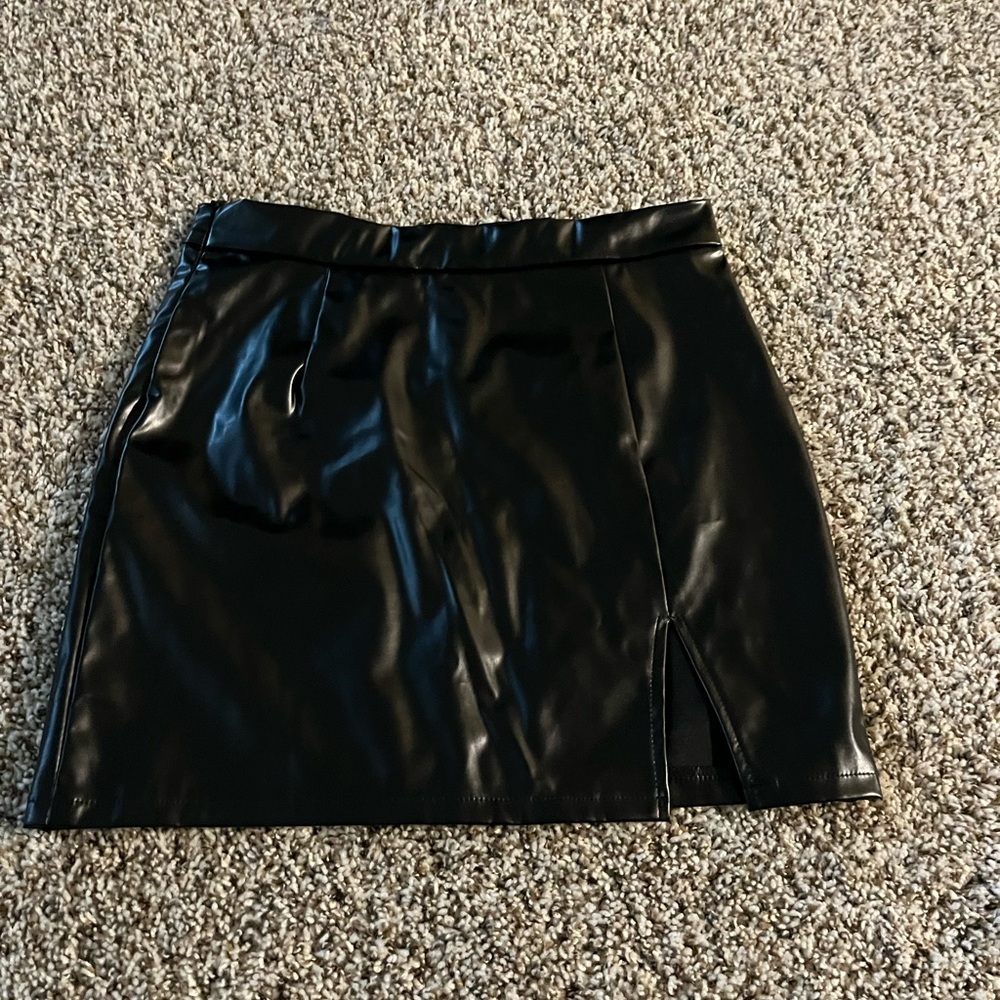 SHEIN Glossy Black Pencil Skirt